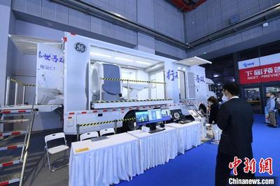 高科技抗疫"利器"集中亮相上海 "中国芯"填补空白